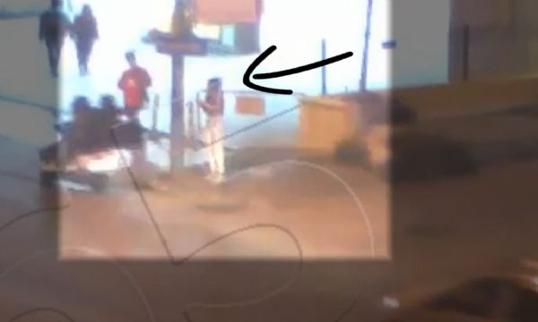 İzmir'deki kapkaç anı kamerada!